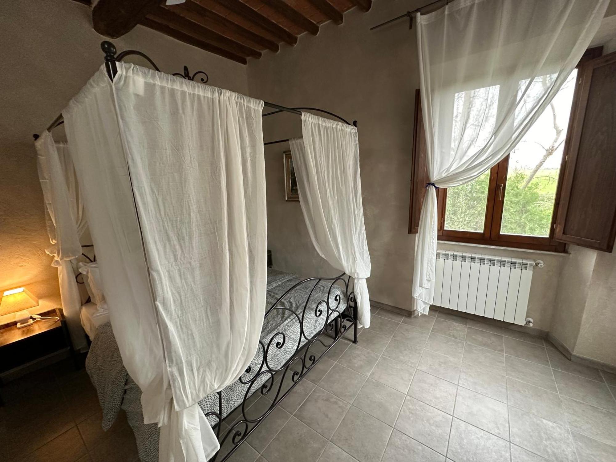 - Il Casale Toscano - 1900Mt From Leaning Tower - No Breakfast - Free Parking Pisa Værelse billede