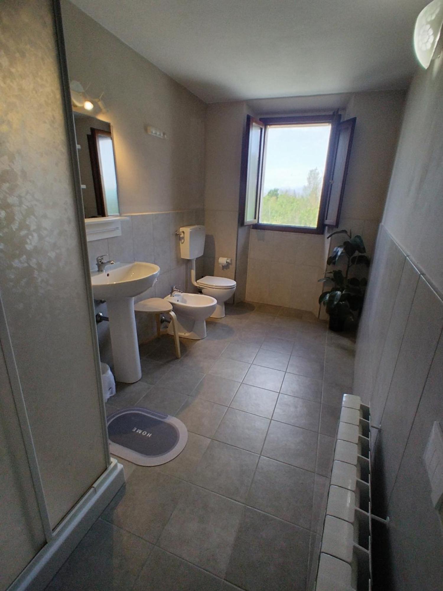 - Il Casale Toscano - 1900Mt From Leaning Tower - No Breakfast - Free Parking Pisa Værelse billede